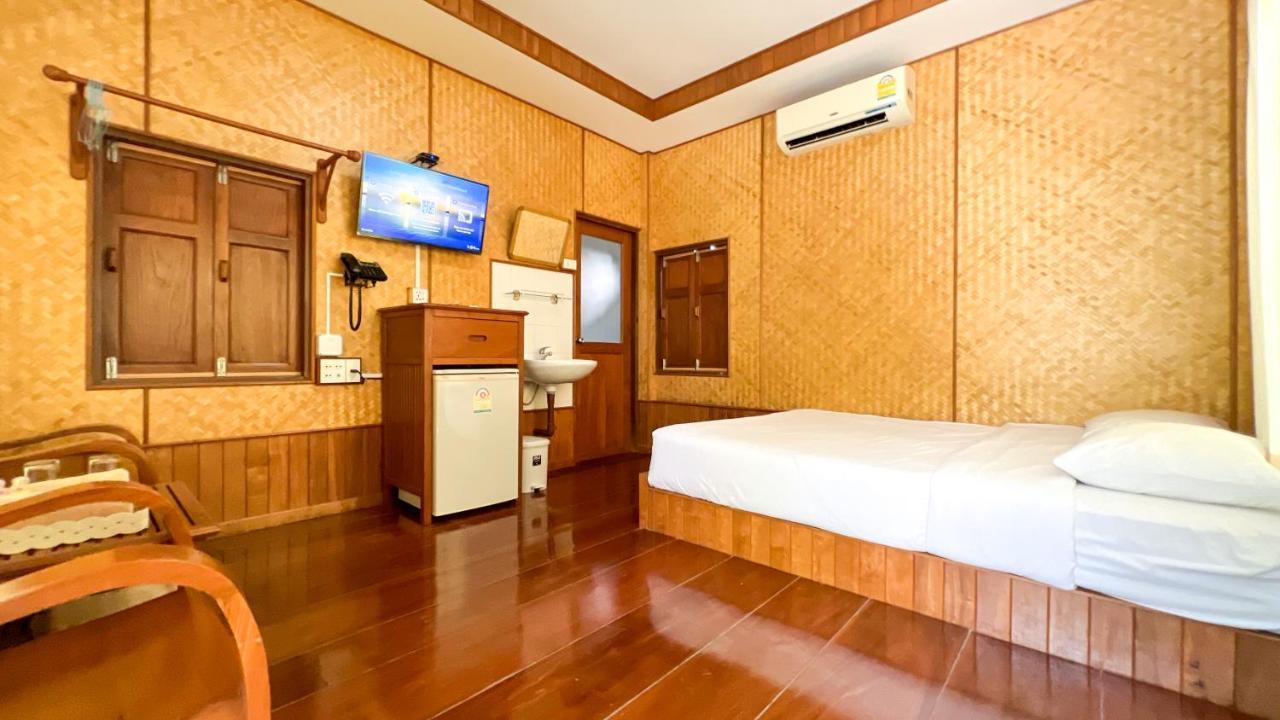 Baan Siriporn Resort - โรงแรมบ้านศิริพร รีสอร์ท Samut Songkhram Экстерьер фото