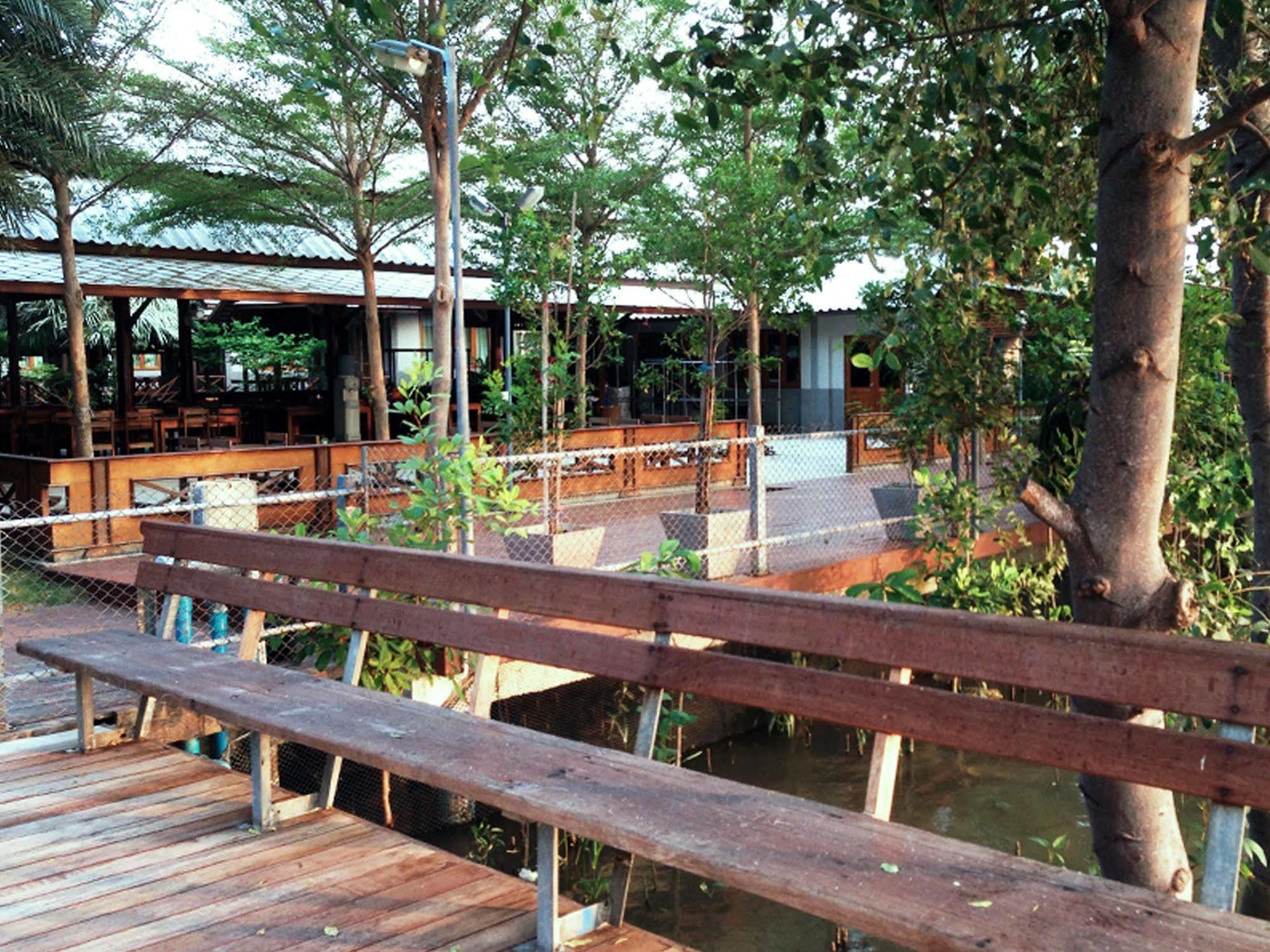 Baan Siriporn Resort - โรงแรมบ้านศิริพร รีสอร์ท Samut Songkhram Экстерьер фото