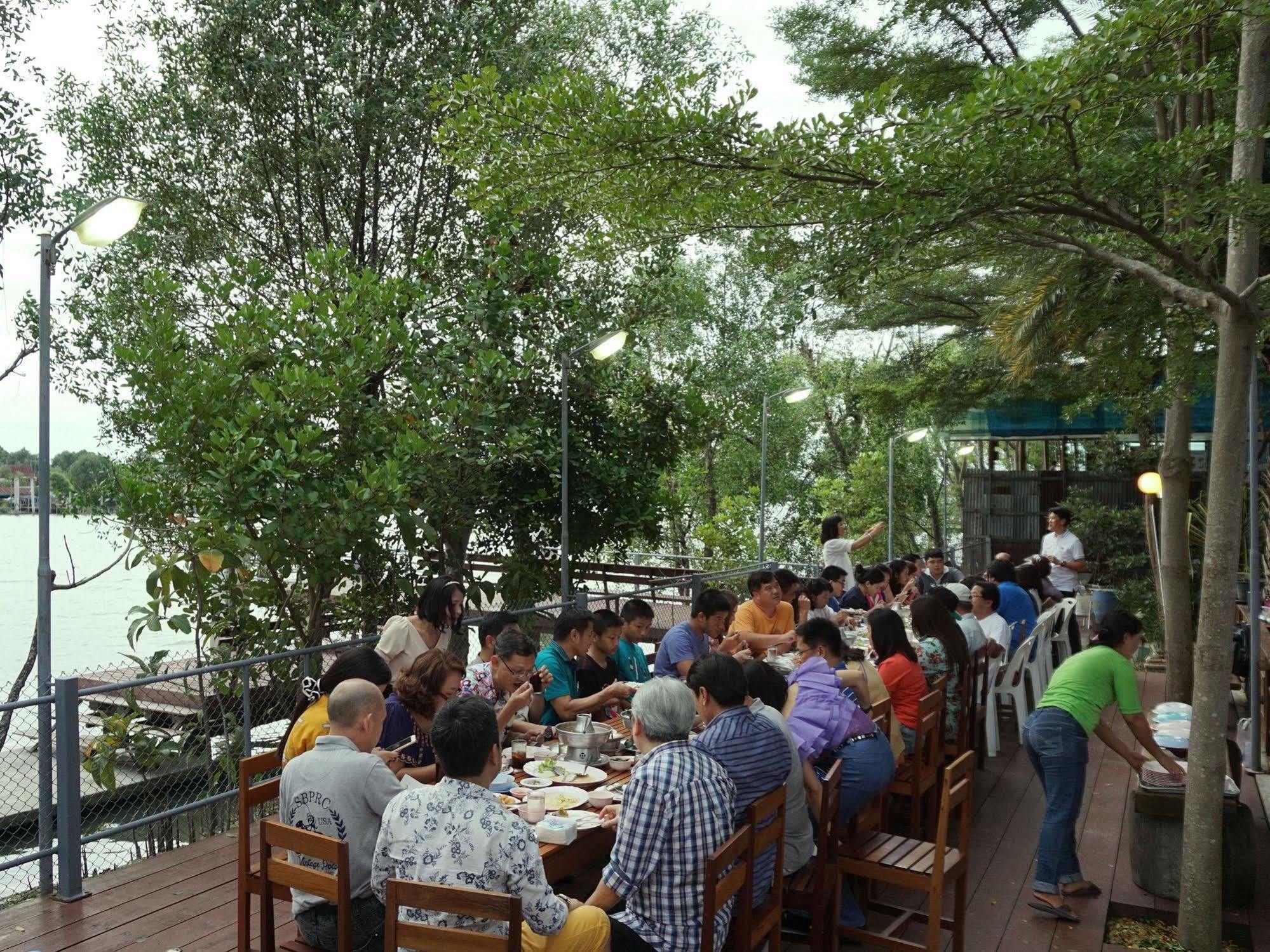 Baan Siriporn Resort - โรงแรมบ้านศิริพร รีสอร์ท Samut Songkhram Экстерьер фото