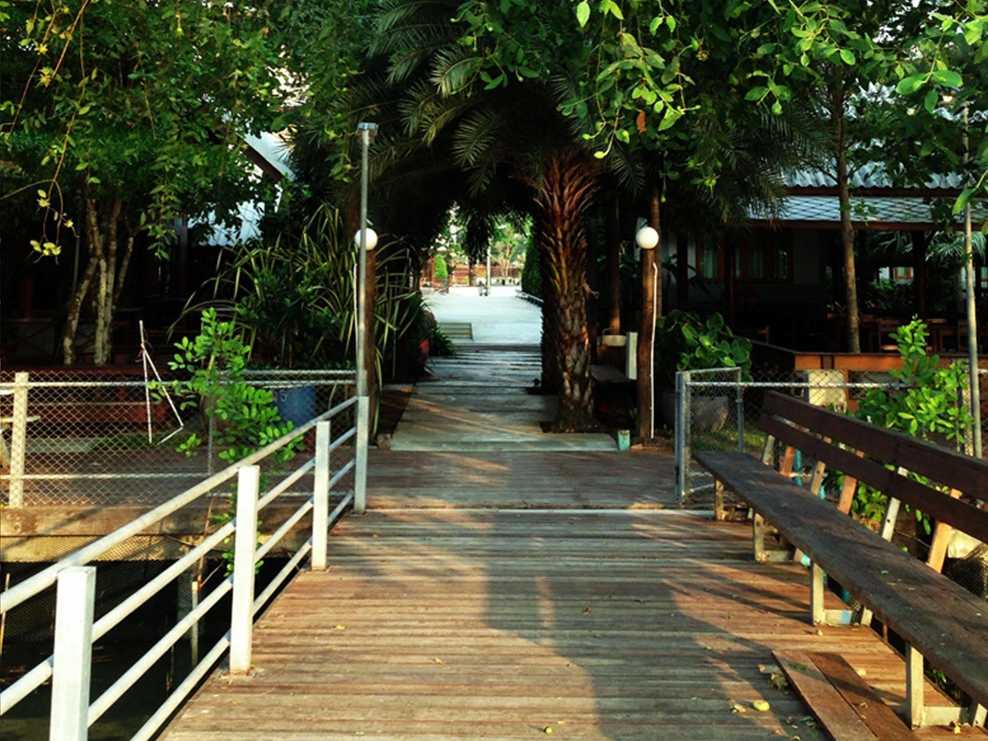 Baan Siriporn Resort - โรงแรมบ้านศิริพร รีสอร์ท Samut Songkhram Экстерьер фото